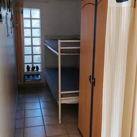 Au Rdc D'une Maison Appartement